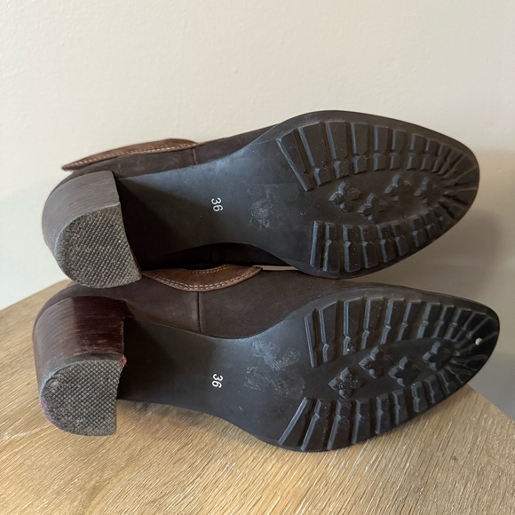 FUGITIVE Brown Suede Leather Boots Booties Heeled Heels - Picture 10 of 13